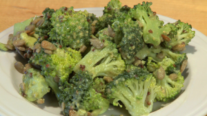 GFGL149-Creamy and Crunchy Fresh Broccoli Salad