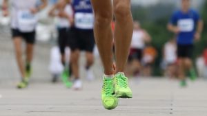 runners-legs-running-in-race