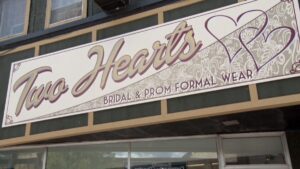 Two Hearts Bridal Shop Sign 16x9