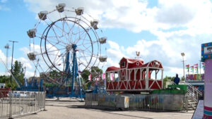 Bemidji Jaycees Water Carnival Rides Ferris Wheel 16x9