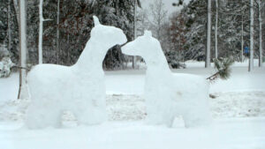 Winter Snow Sculptures 16x9