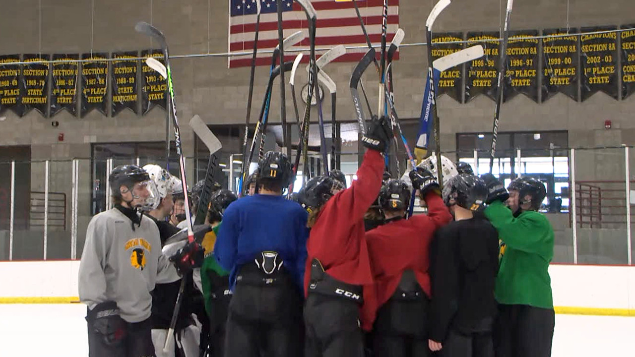 Unbeaten Warroad Boys Hockey Takes Aim at First Class A State Championship Since 2005