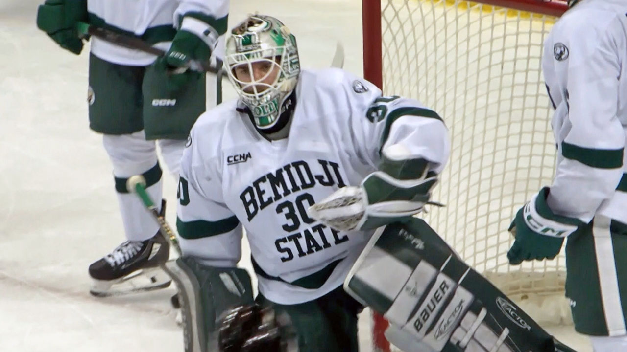 BSU Men's Hockey Upsets #3 Minnesota at Home; Sholl receives CCHA award