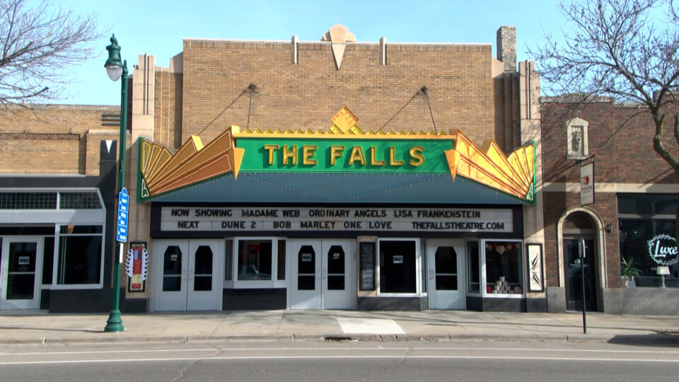 Falls Theatre 16x9 1