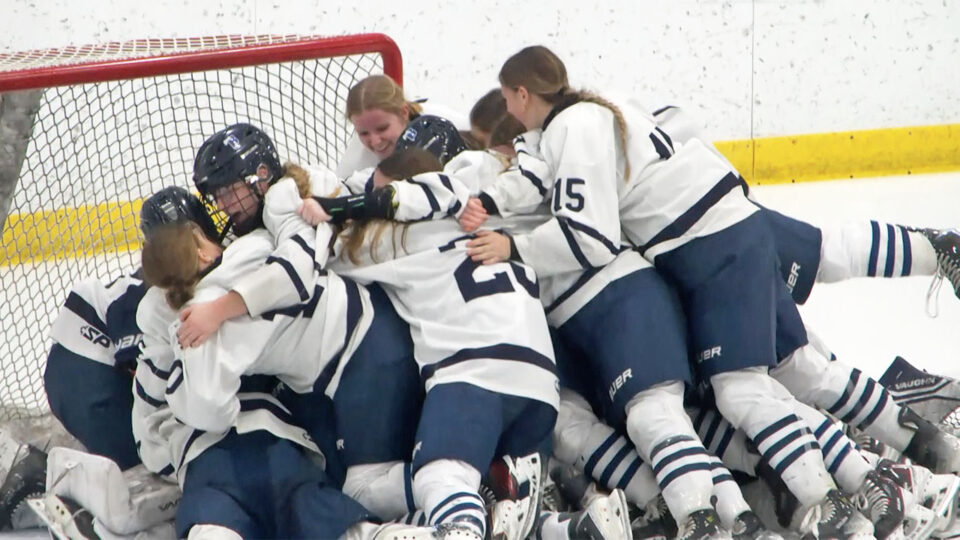 bemidji girls hockey section title win thumbnail