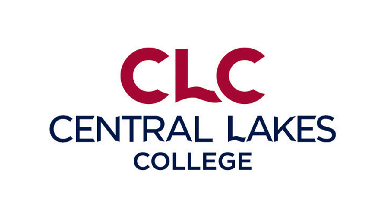 Jueves cultural en Central Lakes College destaca Argentina a través de la presentación de un profesor.