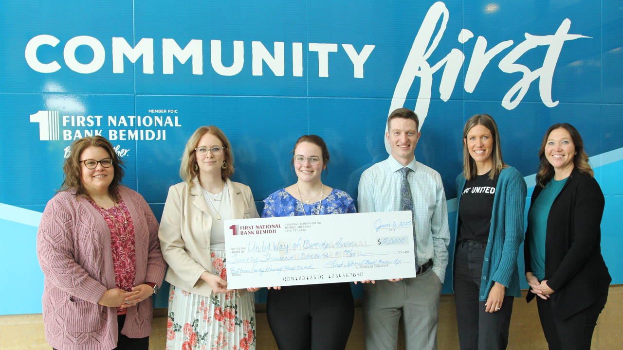 First National Bank Bemidji Des Moines Bank Give $20 000 to United Way First National Bank Bemidji Des Moines Bank Give $20 000 to United Way