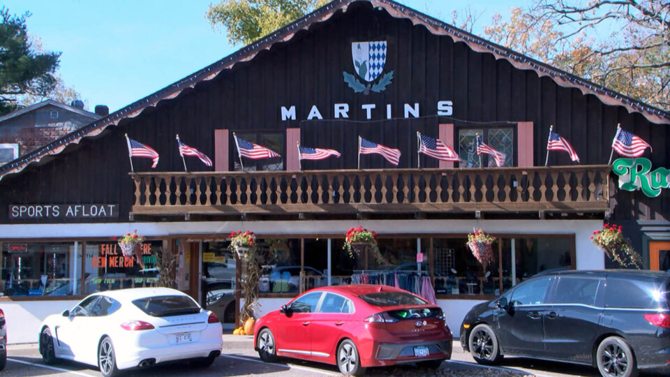 martin's sport shop nisswa building thumbnail