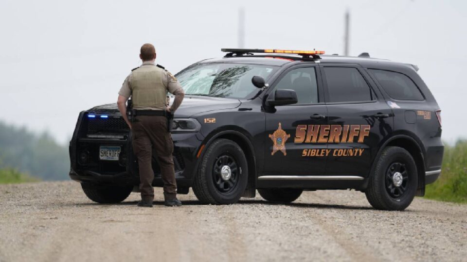sibley county sheriff's vehicle suspect search ap thumbnail