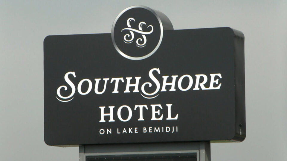 south shore hotel bemidji sign thumbnail
